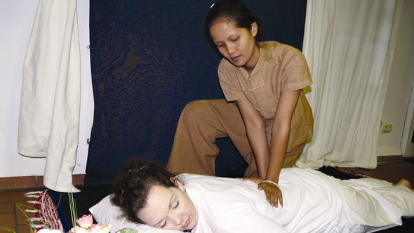 Traditionelle thailändische Massage in meiner Heidefarm